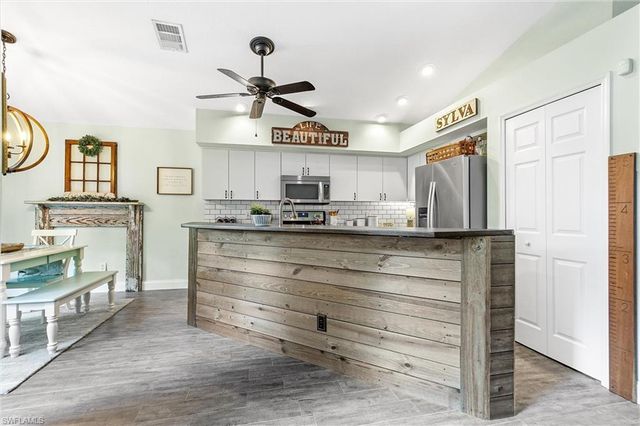 9801 Las Casas DR, Fort Myers, FL 33919