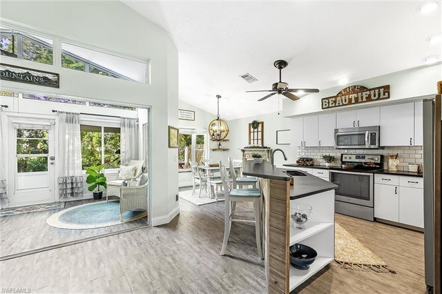 9801 Las Casas DR, Fort Myers, FL 33919