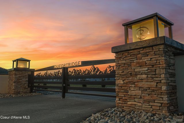 8 Fortune Way, Priest River, ID 83856