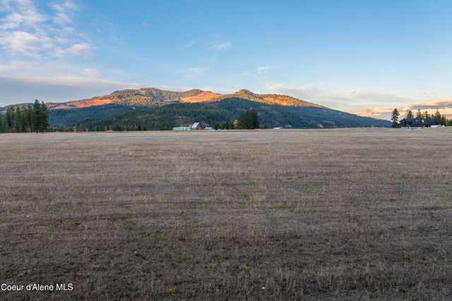 8 Fortune Way, Priest River, ID 83856