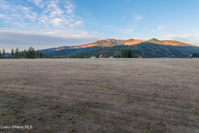 8 Fortune Way, Priest River, ID 83856