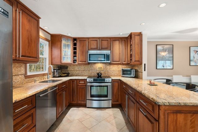 75 Village St 75, Easton, MA 02375