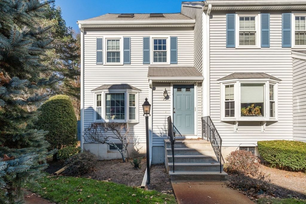 75 Village St 75, Easton, MA 02375