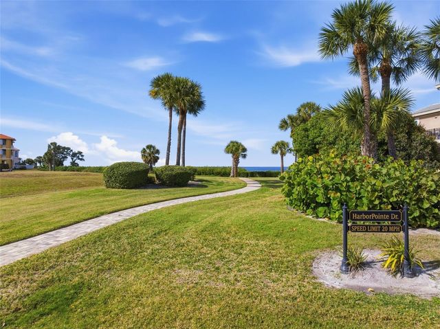 25 HARBORPOINTE DRIVE, Port Richey, FL 34668