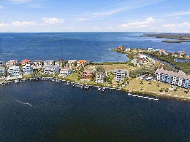 25 HARBORPOINTE DRIVE, Port Richey, FL 34668