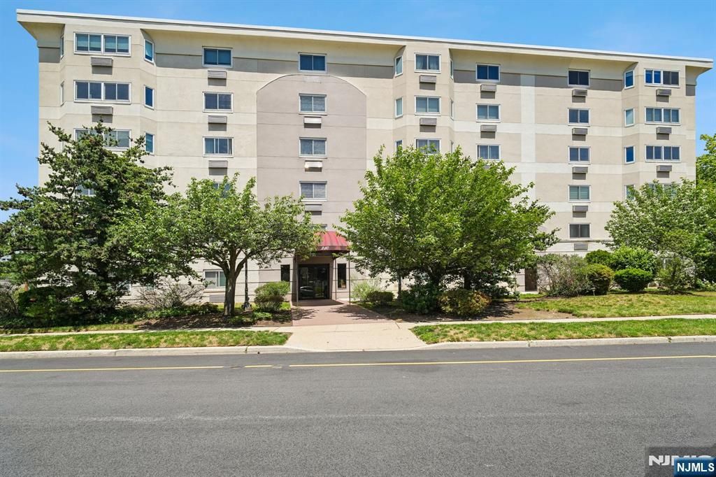 310 Lookout Avenue 501, Hackensack, NJ 07601
