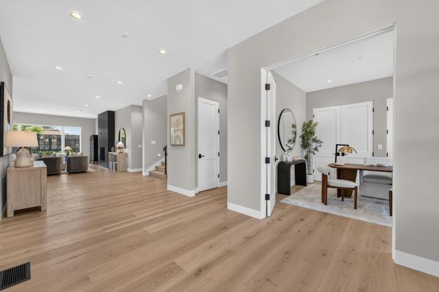 104 Sporleder Court, Los Gatos, CA 95032