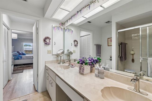 2231 LARK CIRCLE E F, Palm Harbor, FL 34684