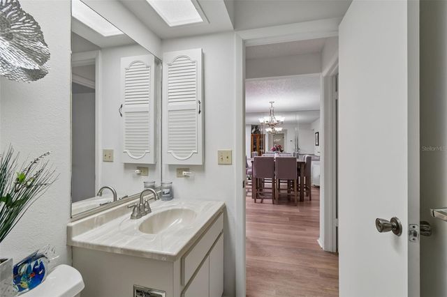 2231 LARK CIRCLE E F, Palm Harbor, FL 34684