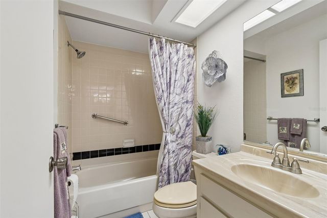 2231 LARK CIRCLE E F, Palm Harbor, FL 34684