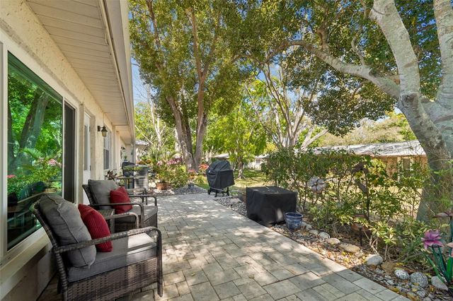 2231 LARK CIRCLE E F, Palm Harbor, FL 34684