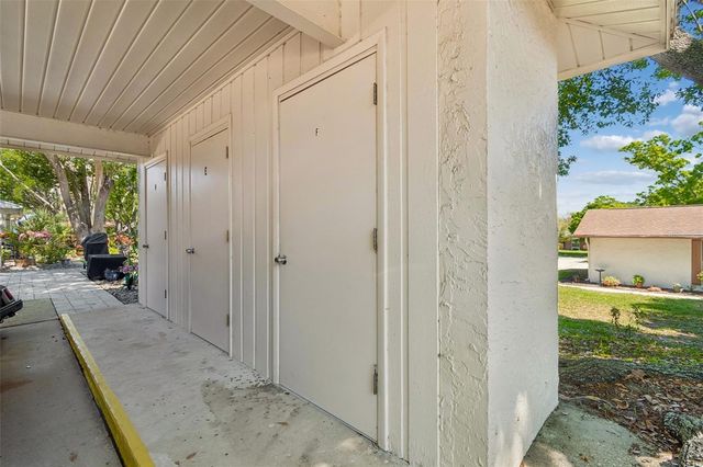 2231 LARK CIRCLE E F, Palm Harbor, FL 34684