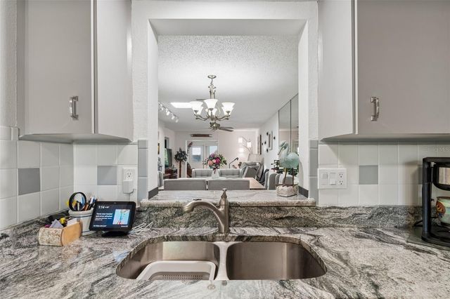 2231 LARK CIRCLE E F, Palm Harbor, FL 34684