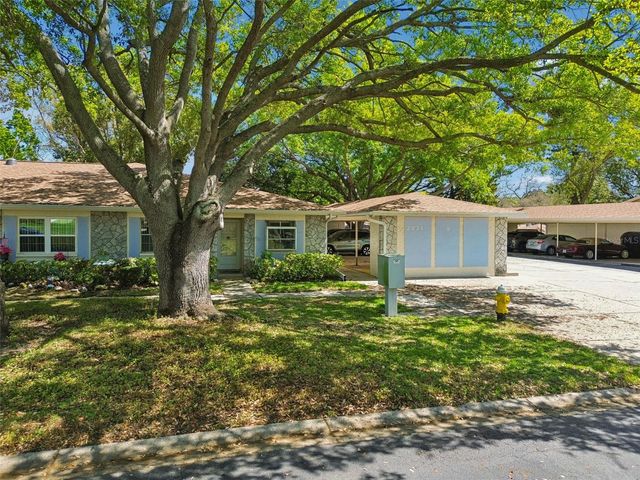 2231 LARK CIRCLE E F, Palm Harbor, FL 34684