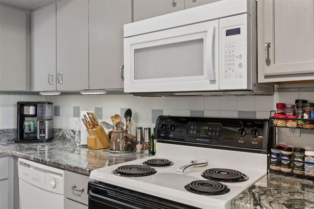 2231 LARK CIRCLE E F, Palm Harbor, FL 34684