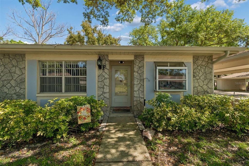 2231 LARK CIRCLE E F, Palm Harbor, FL 34684