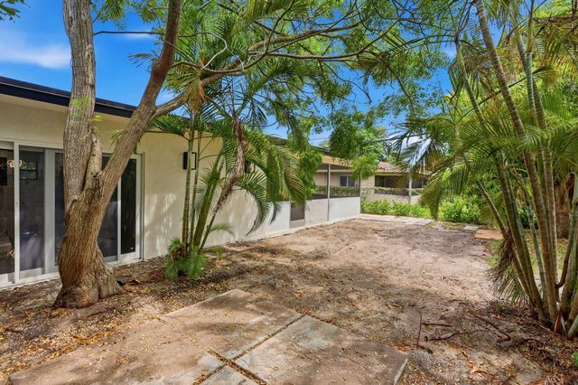 2975 NE 2ND Avenue, Boca Raton, FL 33431