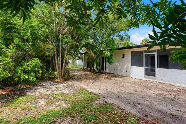 2975 NE 2ND Avenue, Boca Raton, FL 33431