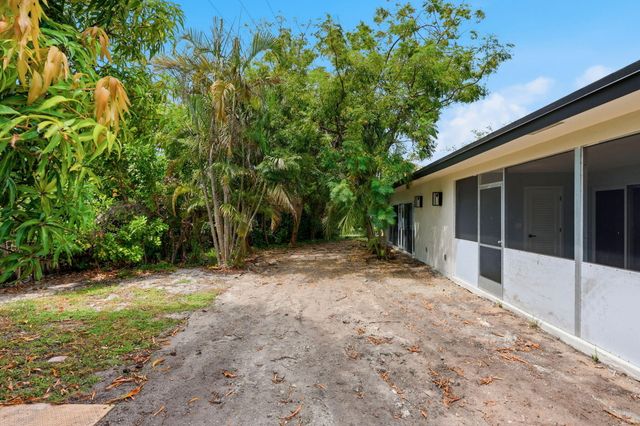 2975 NE 2ND Avenue, Boca Raton, FL 33431