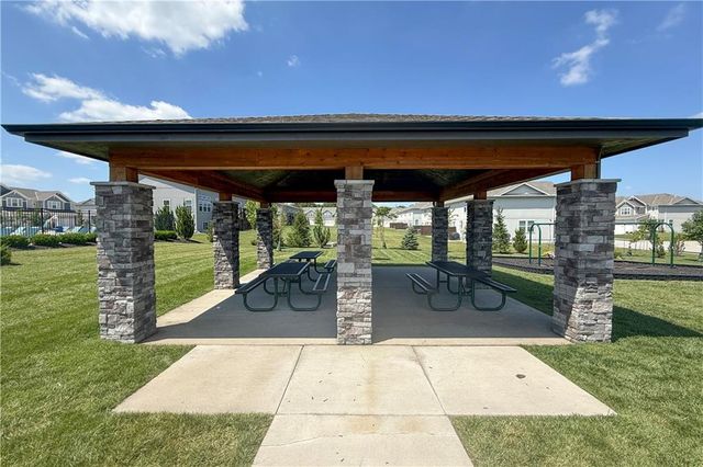 3813 SW Maryville Place, Lee's Summit, MO 64082