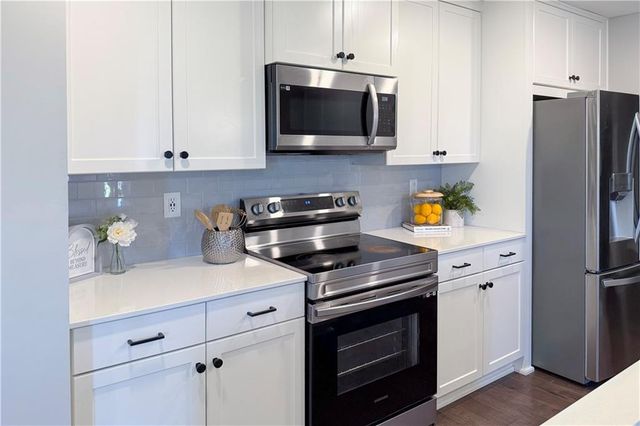3813 SW Maryville Place, Lee's Summit, MO 64082