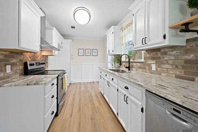 30674 Corbin Ave, Walker, LA 70785