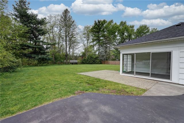 15 Lochnavar Parkway, Pittsford, NY 14534