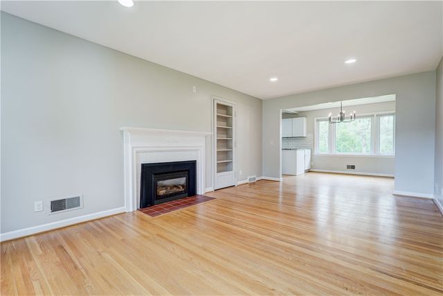 15 Lochnavar Parkway, Pittsford, NY 14534