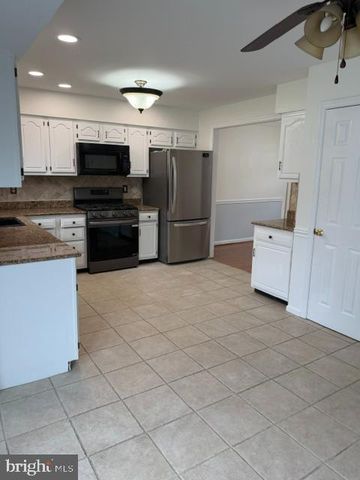 108 PARKSIDE DR, Dublin, PA 18917