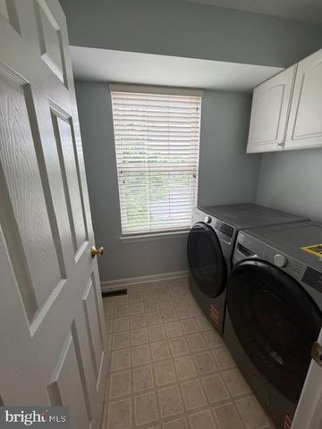 108 PARKSIDE DR, Dublin, PA 18917