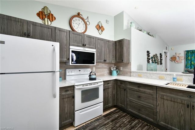 2909 2nd ST SW, Lehigh Acres, FL 33976