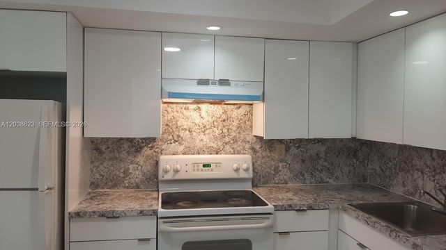 1750 NE 191st Street 5082, Miami, FL 33179