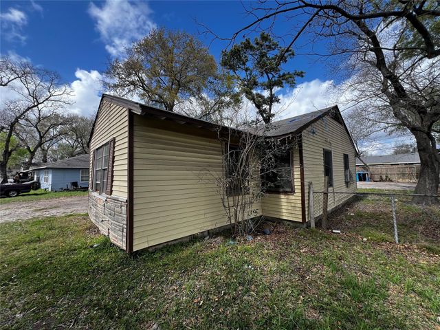 5967 Southtown Street, Houston, TX 77033