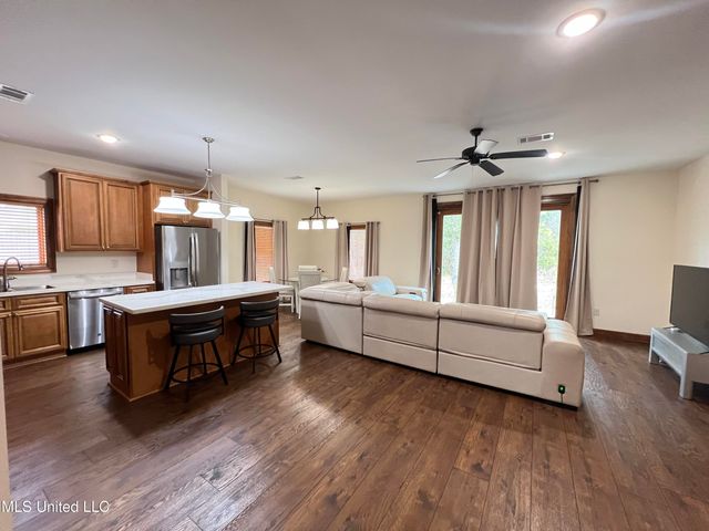 648 Iona Court, Diamondhead, MS 39525