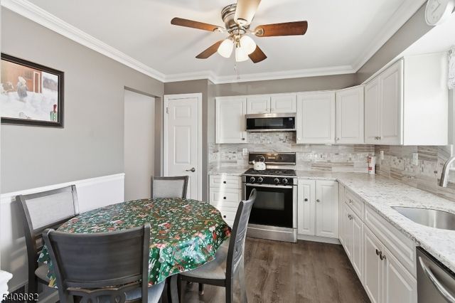 108 Windsor Ct, Hillsborough Twp., NJ 08844