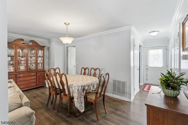 108 Windsor Ct, Hillsborough Twp., NJ 08844