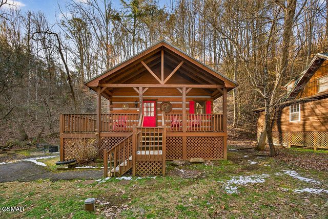 1525 Walt Price Road, Sevierville, TN 37876