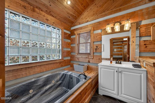 1525 Walt Price Road, Sevierville, TN 37876