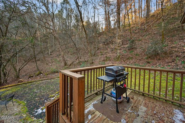 1525 Walt Price Road, Sevierville, TN 37876