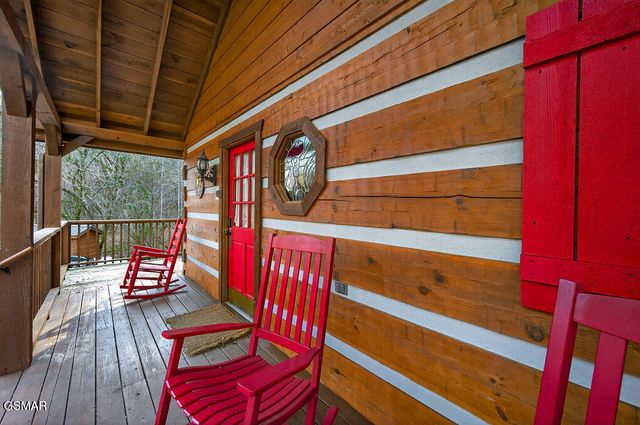 1525 Walt Price Road, Sevierville, TN 37876