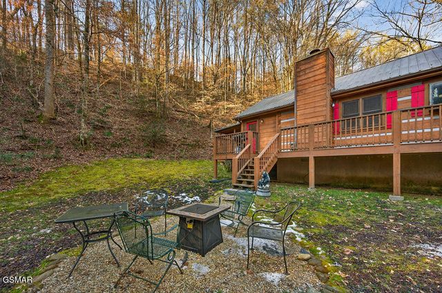 1525 Walt Price Road, Sevierville, TN 37876