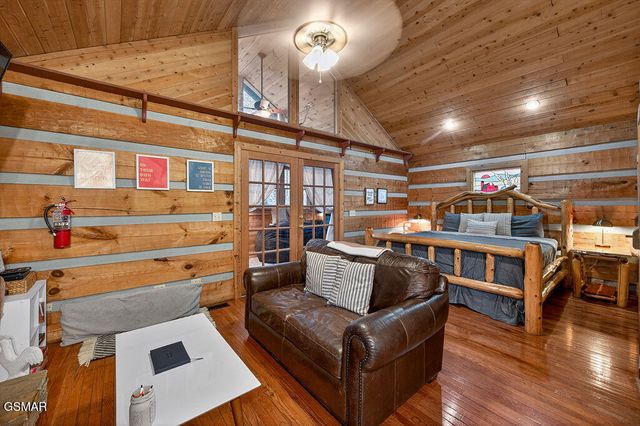 1525 Walt Price Road, Sevierville, TN 37876