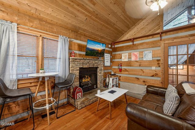 1525 Walt Price Road, Sevierville, TN 37876