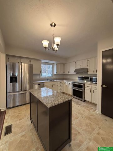 8655 Monroe Street, Ralston, NE 68127