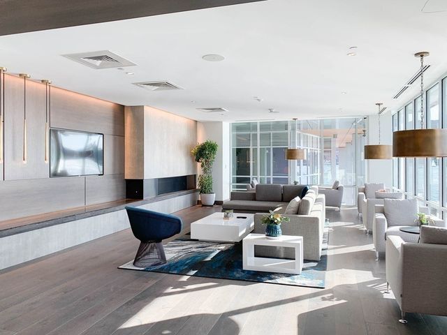 45 Lewis St 607, Boston, MA 02128