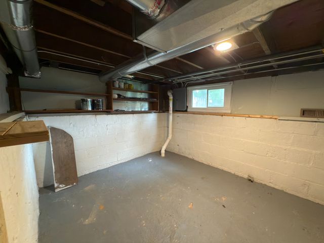 200 N Yale Avenue, Villa Park, IL 60181