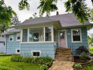 200 N Yale Avenue, Villa Park, IL 60181