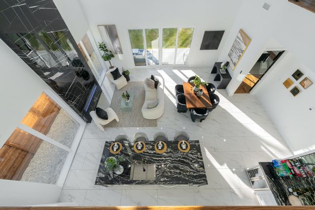 3351 Sylvan Avenue, Dallas, TX 75212