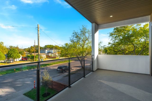 3351 Sylvan Avenue, Dallas, TX 75212