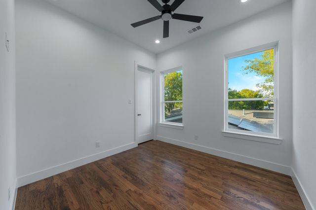 3351 Sylvan Avenue, Dallas, TX 75212